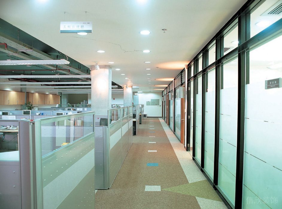 深圳福田區(qū)俊龍貿(mào)易1300平方現(xiàn)代辦公室裝修 深圳福田區(qū)俊龍貿(mào)易1300平方現(xiàn)代辦公室裝修