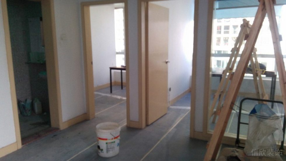 財富廣場辦公室裝修_電路施工