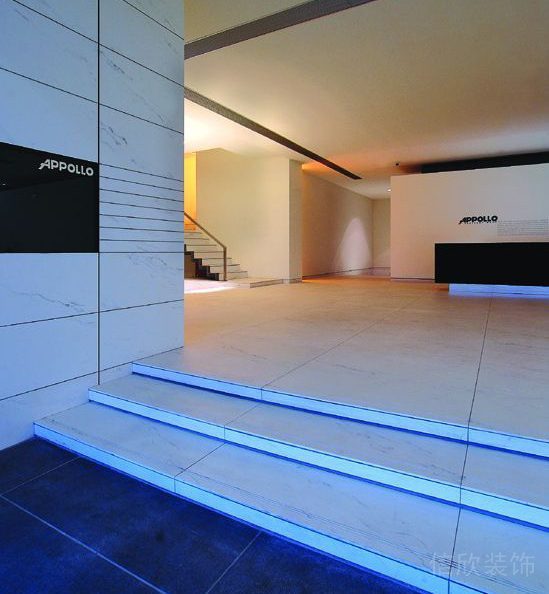 羅湖安普現代深圳辦公室裝修_入戶門口