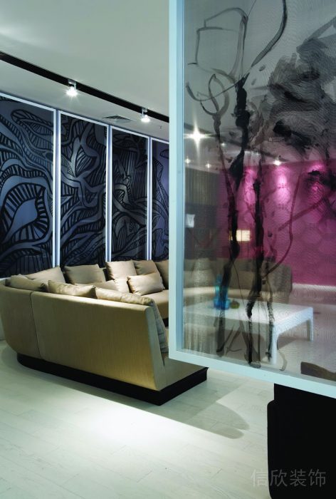 深圳南山鮮色調(diào)辦公室裝修_洽談區(qū)2