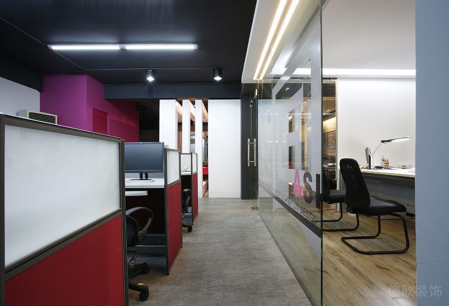 南山科技園現代辦公室裝修設計 南山科技園現代辦公室裝修設計