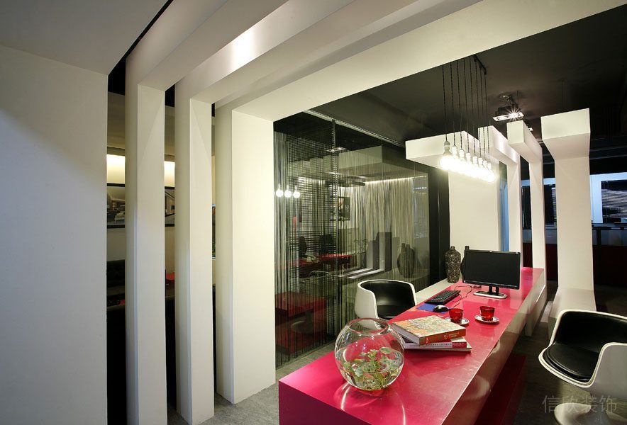 南山科技園現代辦公室裝修設計 南山科技園現代辦公室裝修設計