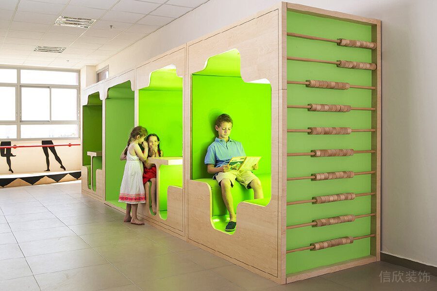 培訓中心獨立自習室綠色木質區域