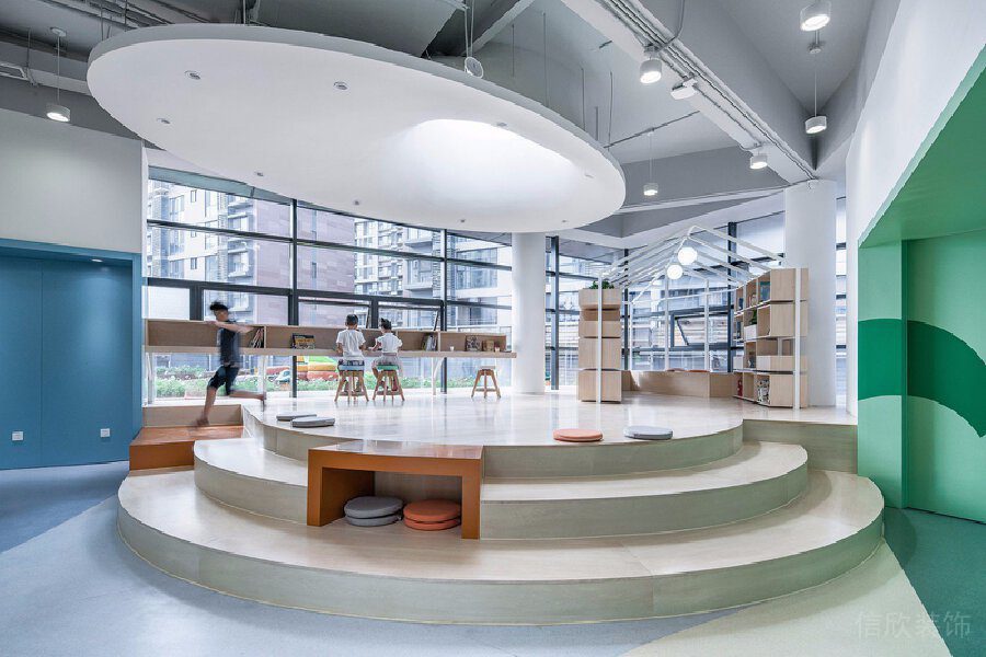 階梯式環(huán)形休息區(qū)