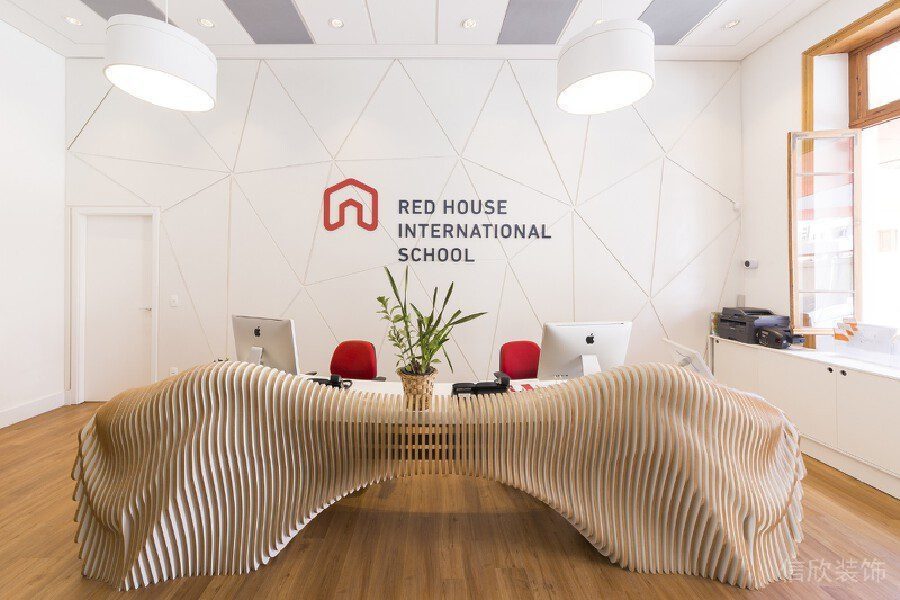 大廳休息區(qū)白色形象板金屬前臺桌