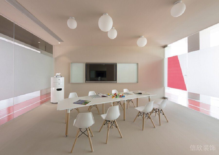 會(huì)議室裝修設(shè)計(jì)簡約白色教室