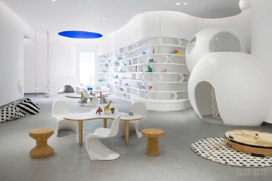 簡約風(fēng)裝修設(shè)計墻體弧形收納柜