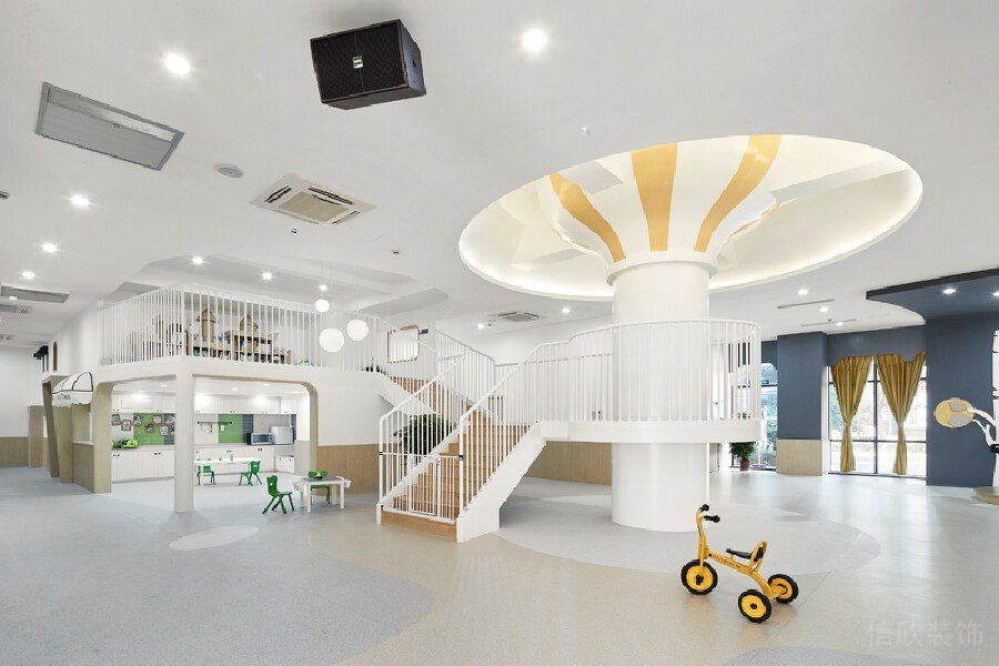 大廳活動區(qū)域墻柱階梯一體式設(shè)計(jì)