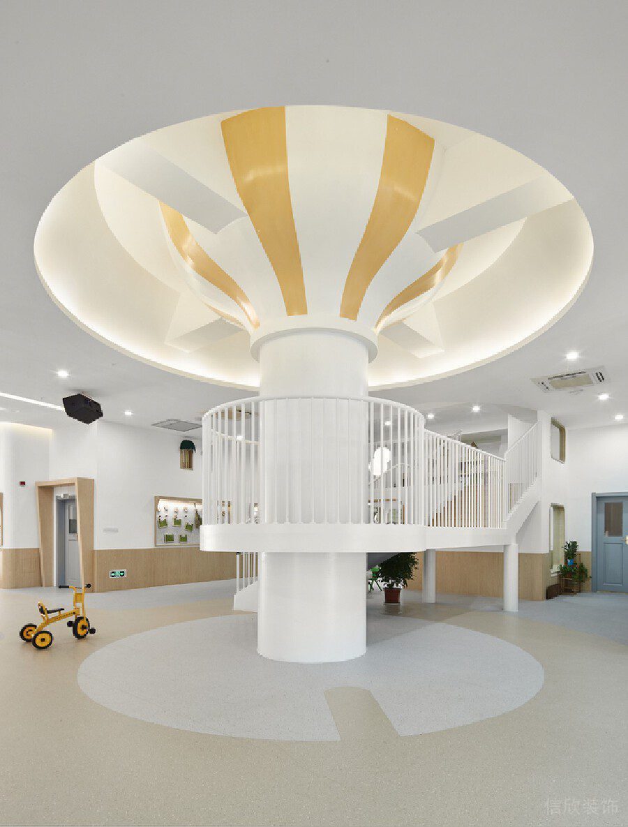 墻柱裝修設計柵格板過道