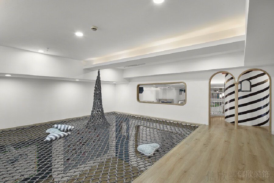 木質鏤空地板創意設計網面娛樂區兒童培訓機構效果圖