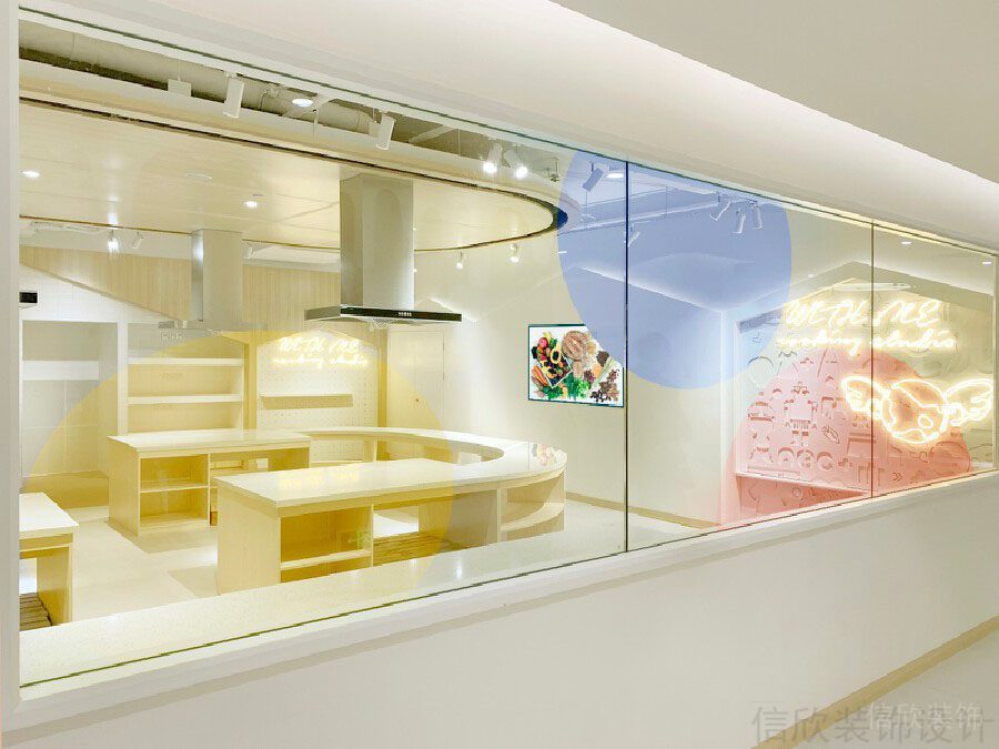 墻體玻璃過道簡約烘焙機構效果