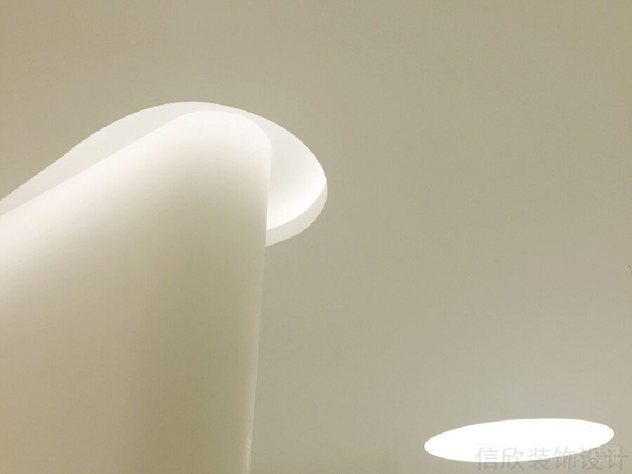 辦公室墻柱設(shè)計極簡風(fēng)天花創(chuàng)意設(shè)計