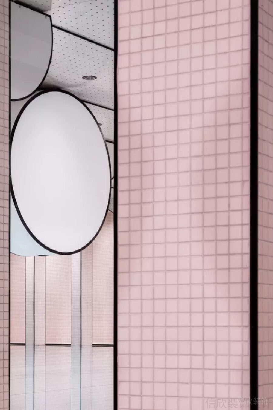 墻體粉色簡約現(xiàn)代設計游泳池裝修效果圖。