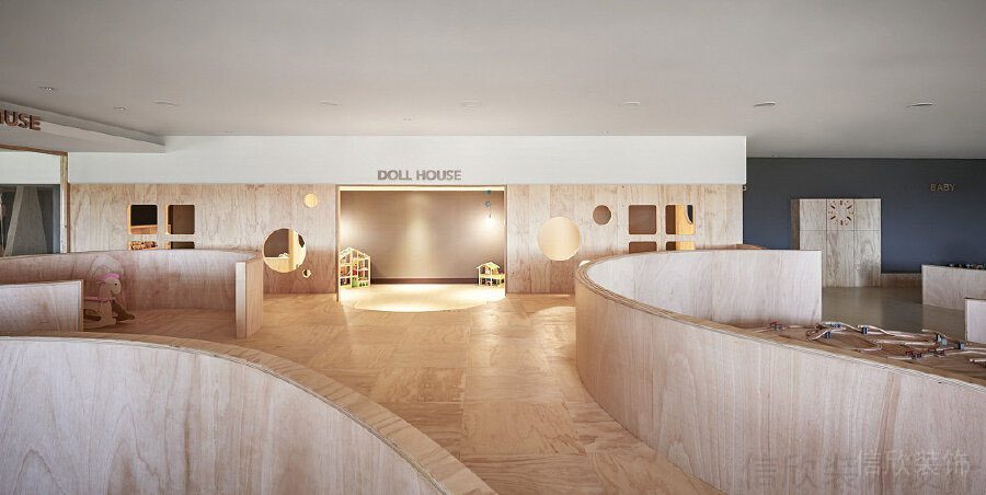 環(huán)形辦公室裝修設(shè)計楓木自然效果