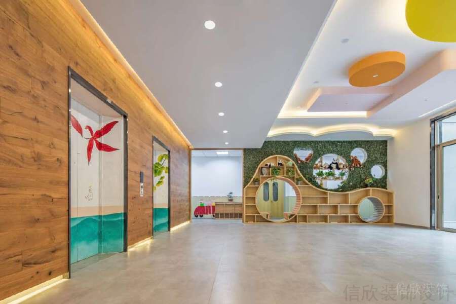 木質電梯等待區辦公室弧線裝修設計墻柜效果