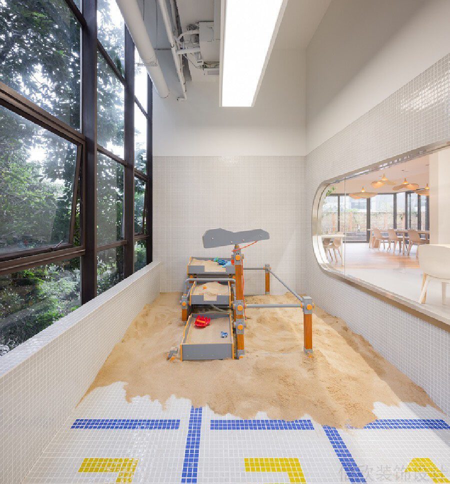 沙池裝修設計兒童活動室玻璃效果圖