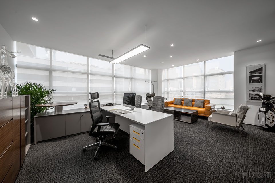 辦公室加厚地毯現(xiàn)代簡約風總裁工作區(qū)裝修設(shè)計效果