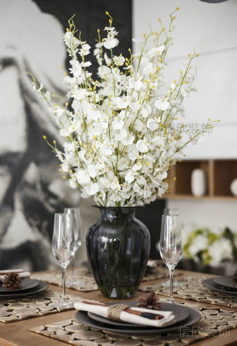 餐桌原木風日式就餐區(qū)設計圖