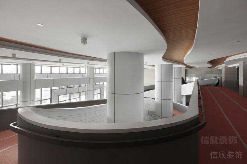 辦公室現(xiàn)代風旋轉(zhuǎn)式樓梯效果圖