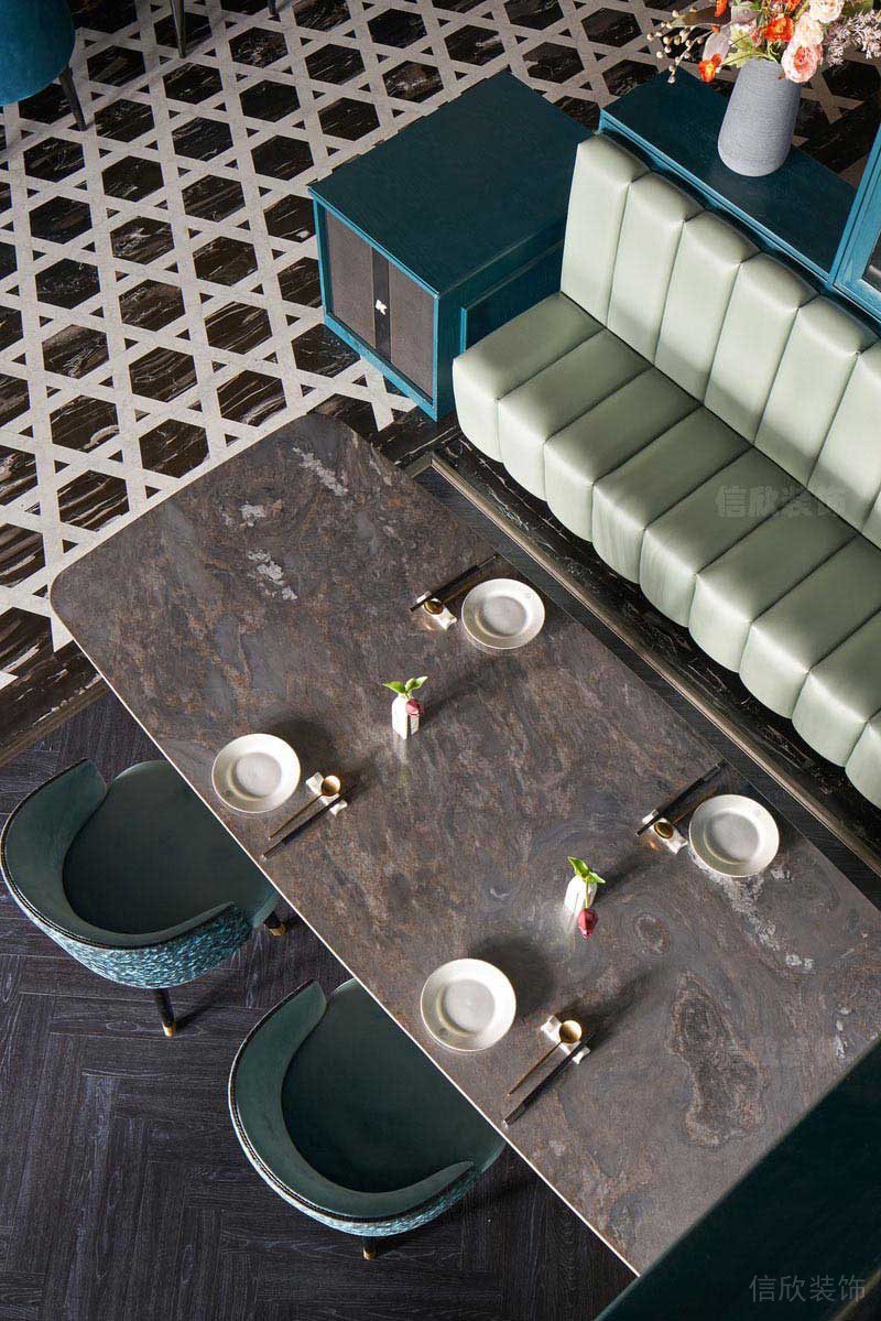 餐廳的巖板餐桌設(shè)計(jì)效果
