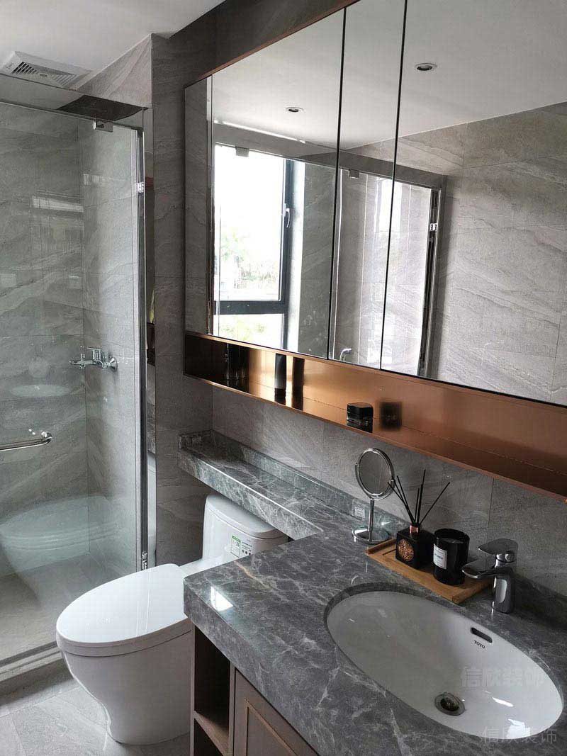 二手房改造現(xiàn)代簡約風衛(wèi)生間效果圖 (2)