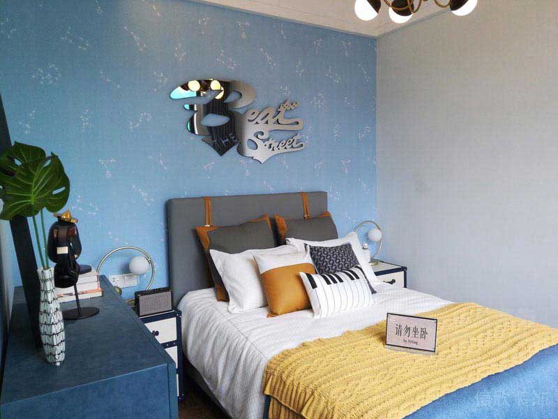 酒店現(xiàn)代風客房效果圖