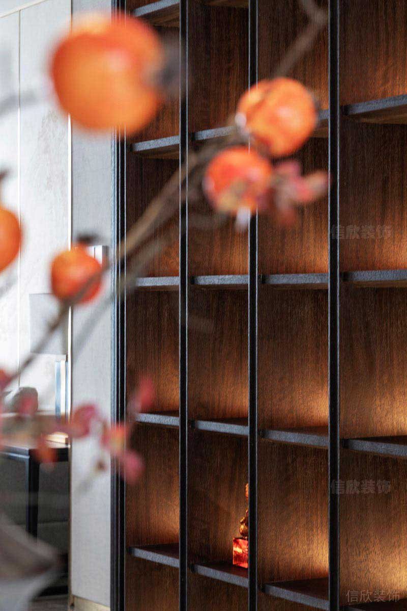 深色書柜里面的燈光設(shè)計(jì)效果圖