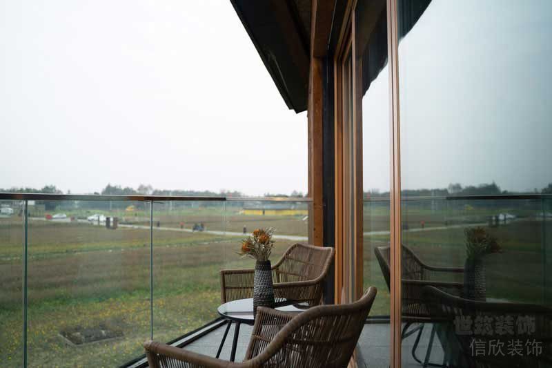 田園風(fēng)格家居陽(yáng)臺(tái)一角