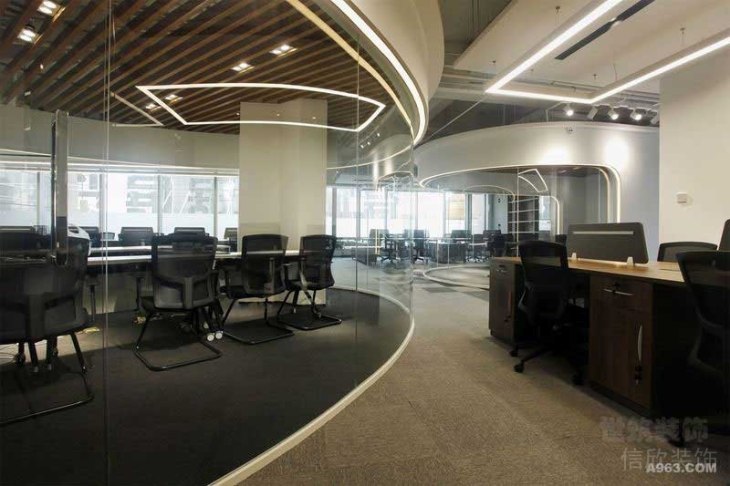 現(xiàn)代風(fēng)格辦公室玻璃房實景圖