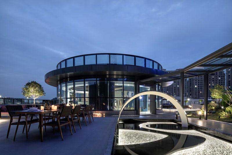 現(xiàn)代風(fēng)格餐飲空間露天用餐區(qū)