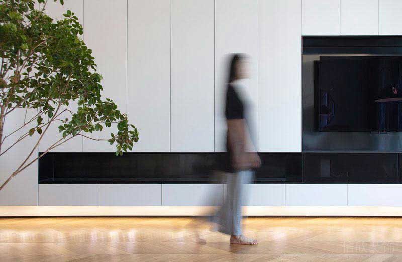 新居現(xiàn)代簡約風電視背景墻效果圖 (3)