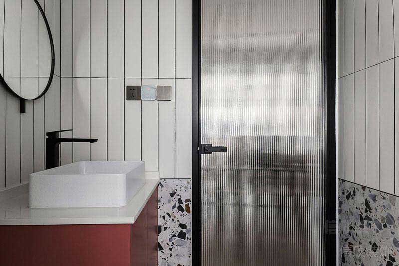 新居現(xiàn)代簡約風衛(wèi)生間效果圖(3)