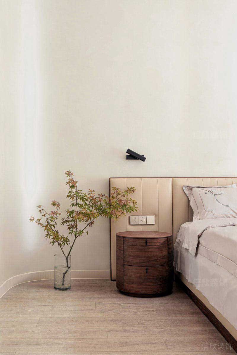 新居現(xiàn)代簡約風(fēng)臥室效果圖(新居現(xiàn)代輕奢風(fēng)客廳效果圖)