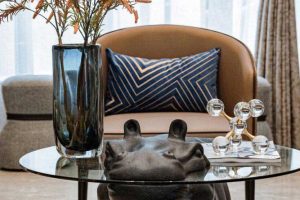 新居現(xiàn)代輕奢風陽臺休閑沙發(fā)效果圖