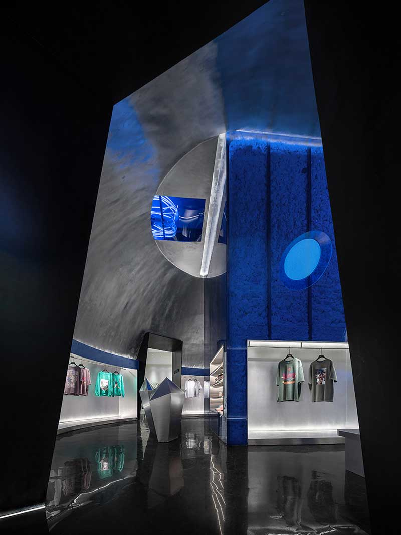 深圳鹽田區(qū)服裝店裝修設(shè)計(jì)服裝展示區(qū) 深圳鹽田區(qū)服裝店裝修設(shè)計(jì)服裝展示區(qū)