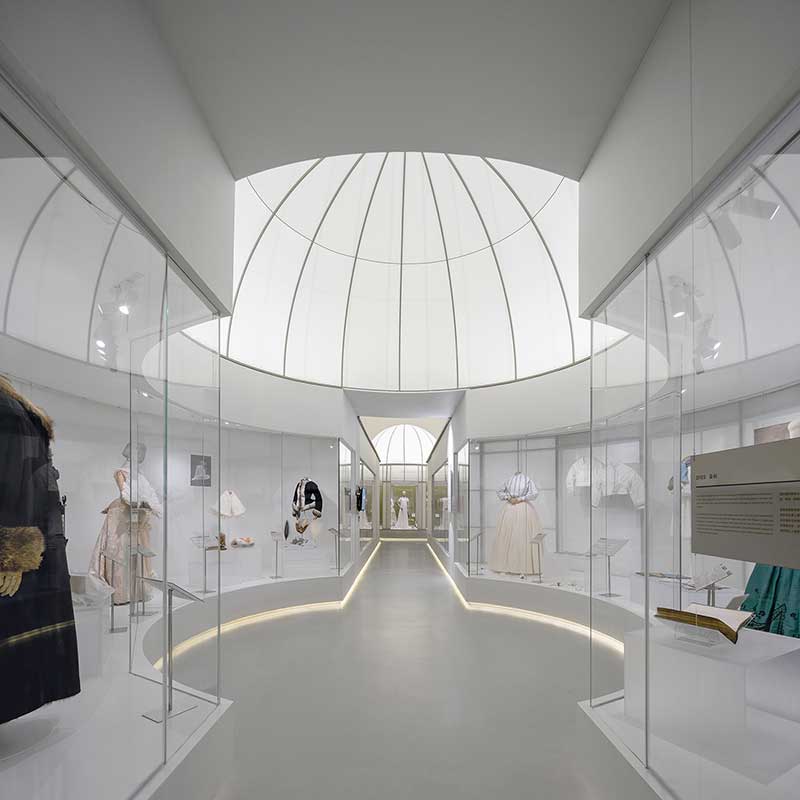 深圳南山區(qū)展廳圓形展示廳裝修設(shè)計