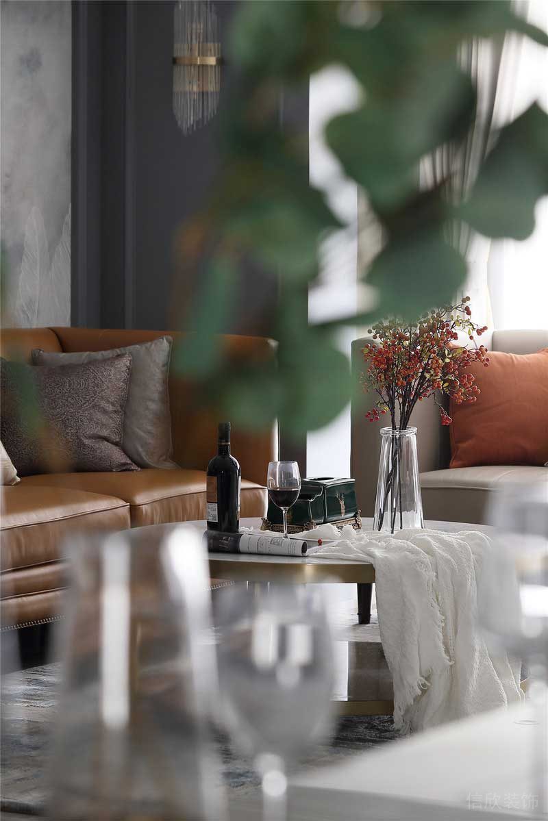 深圳寶安意式輕奢風100平方三房裝修施工藝術裝飾品