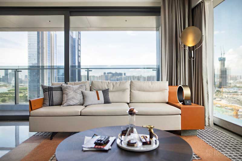 深圳龍崗區(qū)現(xiàn)代風(fēng)高檔家庭裝修工程案例沙發(fā) 深圳龍崗區(qū)現(xiàn)代風(fēng)高檔家庭裝修工程案例沙發(fā)