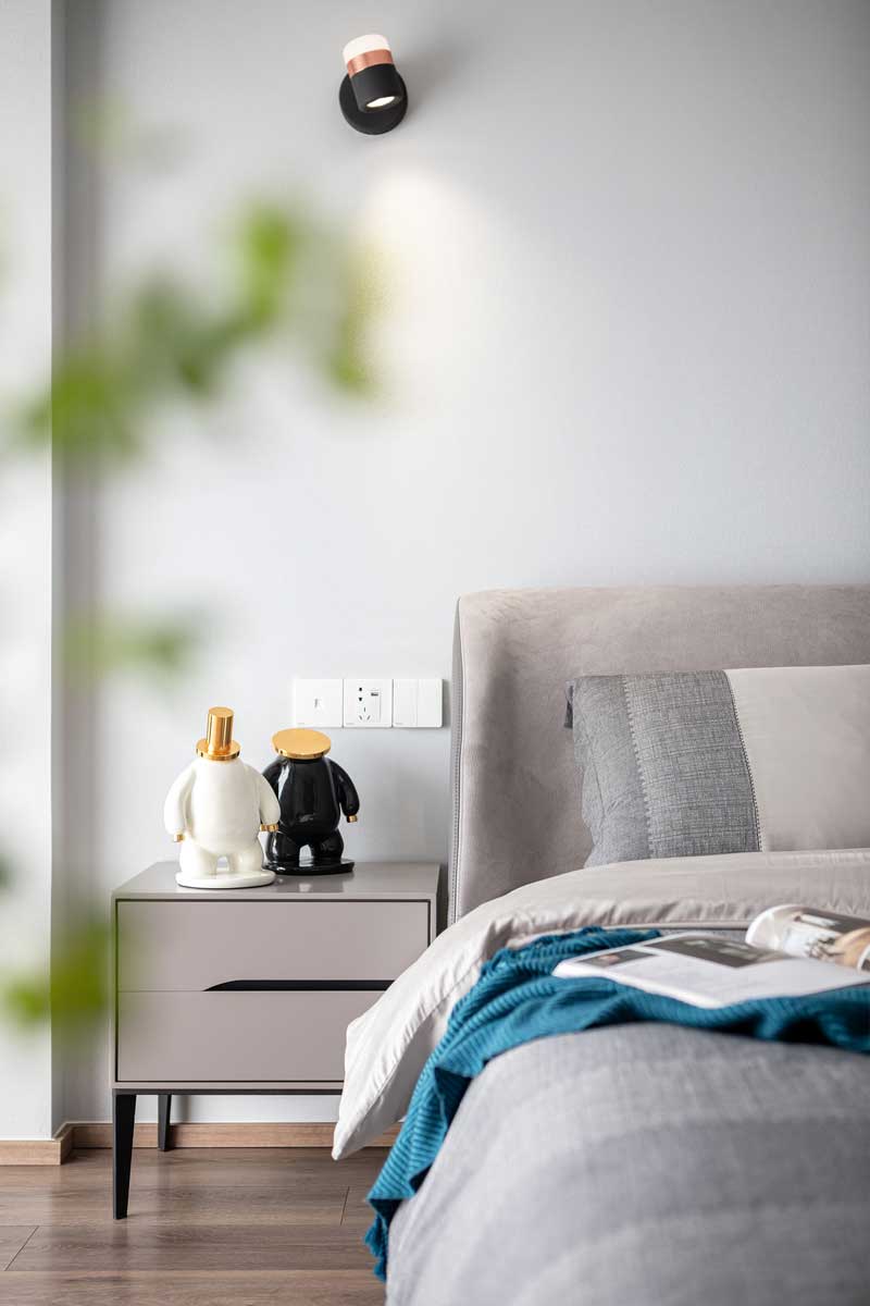 深圳羅湖區(qū)現(xiàn)代輕奢風(fēng)家居裝修設(shè)計(jì)次臥床頭柜