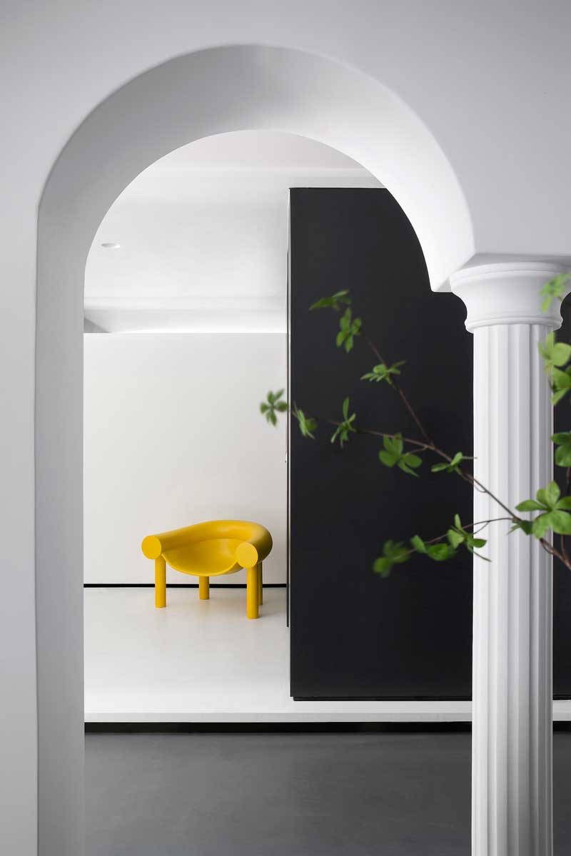 深圳寶安黑白色調辦公室入戶裝修 深圳寶安黑白色調辦公室入戶裝修