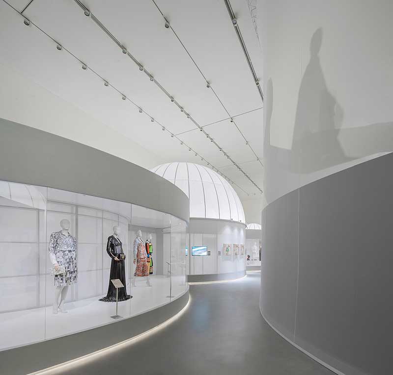 深圳南山區(qū)展廳圓形展示廳裝修設(shè)計