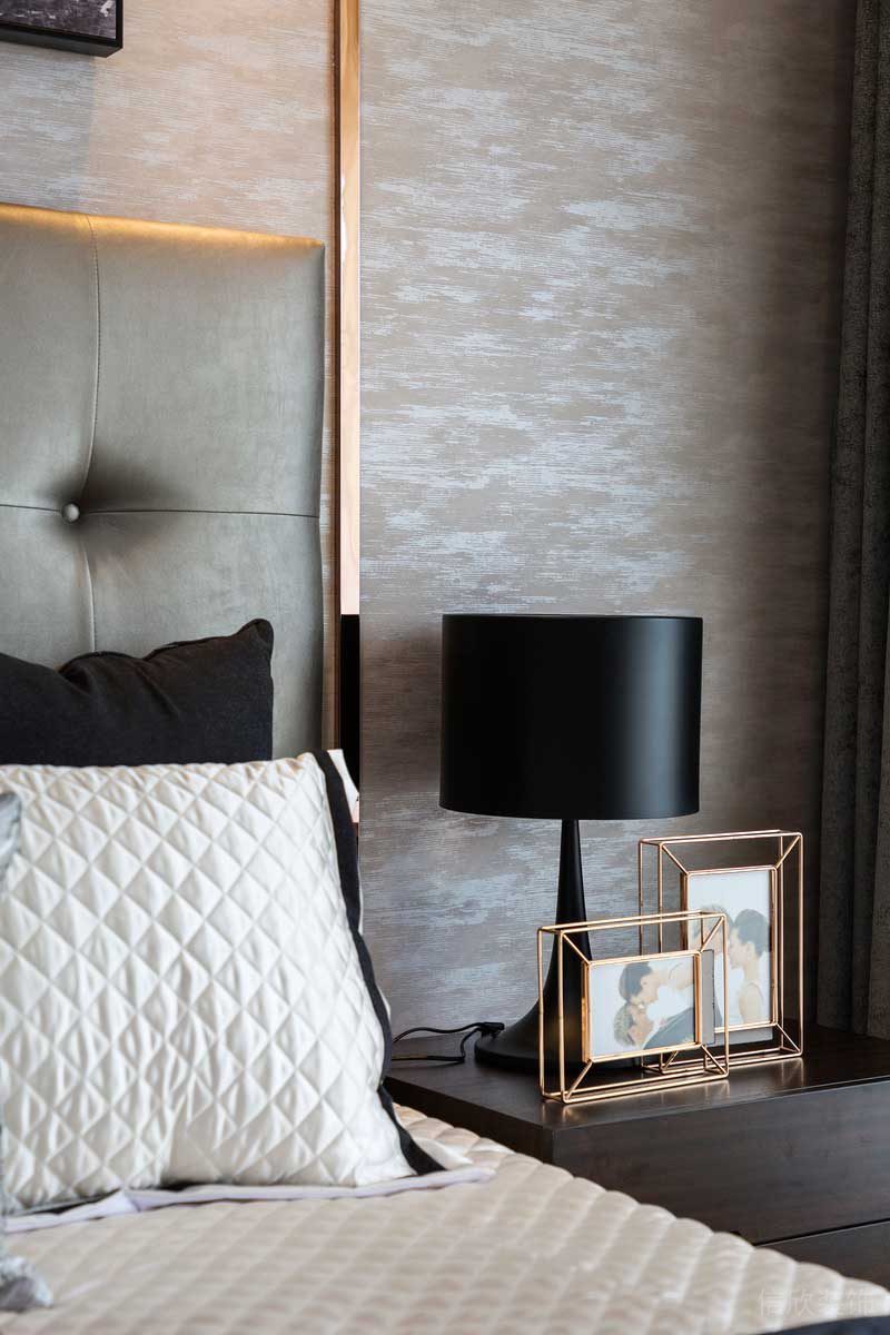 深圳龍華觀瀾現代輕奢家庭別墅裝飾設計主臥床頭背景 深圳龍華觀瀾現代輕奢家庭別墅裝飾設計主臥床頭背景