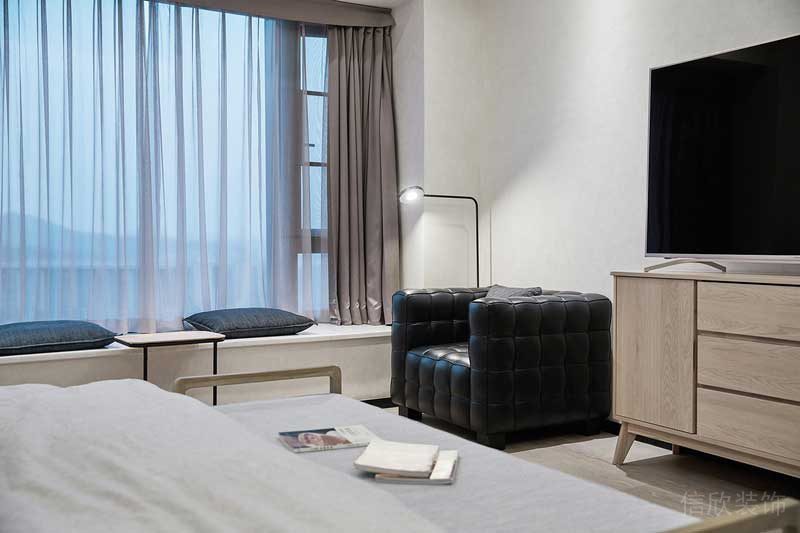 深圳龍崗區(qū)黑白灰極簡風家居裝修竣工實景圖主臥家具 深圳龍崗區(qū)黑白灰極簡風家居裝修竣工實景圖主臥家具