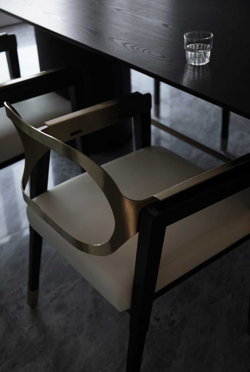 深圳南山區(qū)南油現(xiàn)代中式二手房翻新裝修餐椅 深圳南山區(qū)南油現(xiàn)代中式二手房翻新裝修餐椅