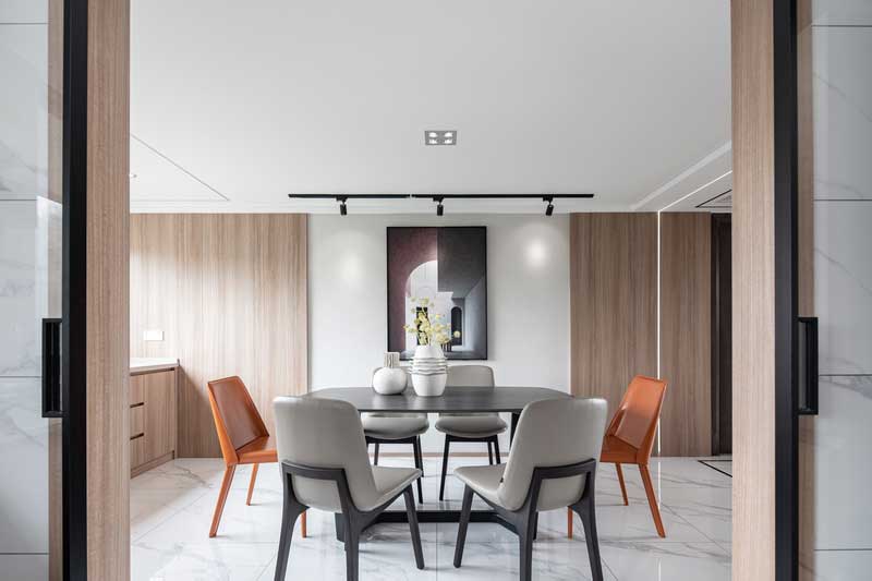 深圳羅湖區(qū)現(xiàn)代輕奢風(fēng)家居裝修設(shè)計(jì)餐廳