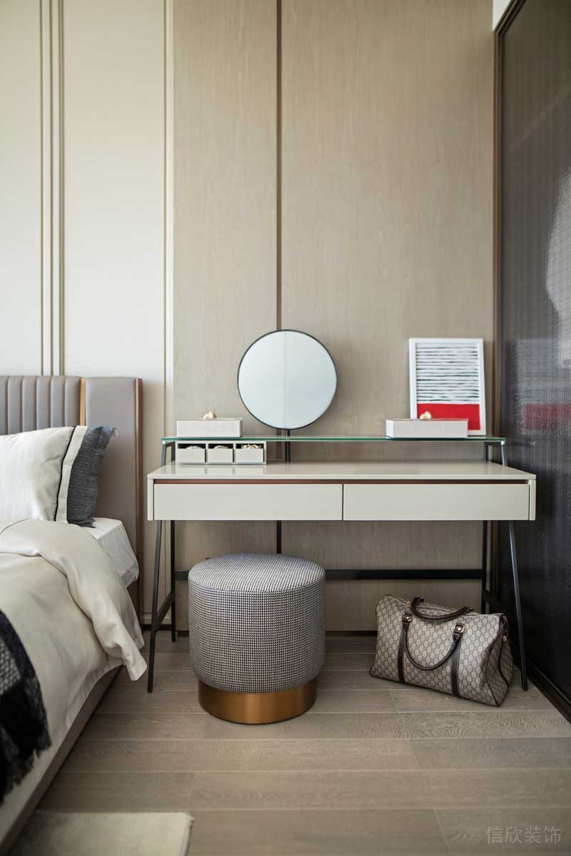 深圳龍崗區(qū)現(xiàn)代風(fēng)高檔家庭裝修工程案例主臥梳妝臺 深圳龍崗區(qū)現(xiàn)代風(fēng)高檔家庭裝修工程案例主臥梳妝臺