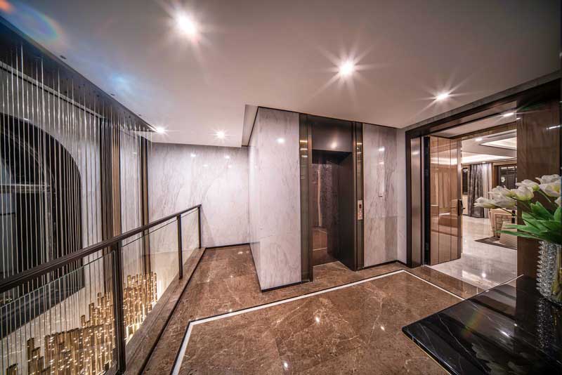 深圳龍崗中心城現(xiàn)代輕奢風(fēng)格家裝新房三居室裝修玄關(guān)