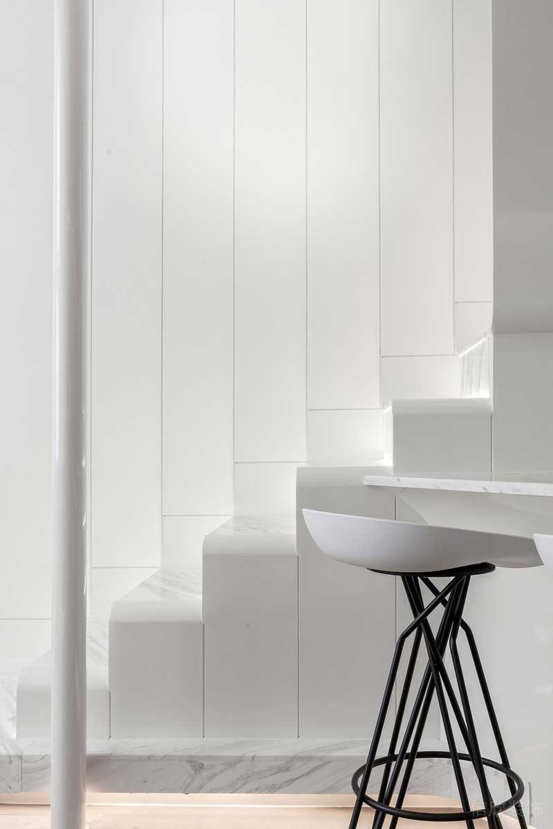 簡約風(fēng)過道無邊樓梯大理石茶水間高腳凳就餐區(qū)創(chuàng)意光面設(shè)計辦公室