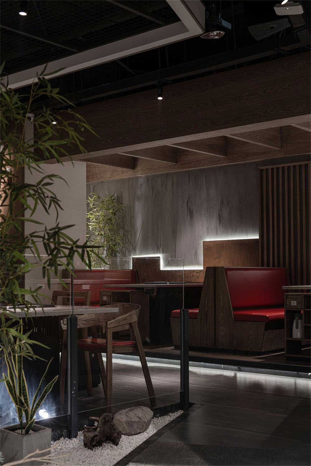 深圳羅湖工業(yè)風(fēng)火鍋店裝修設(shè)計氛圍調(diào)性 深圳羅湖工業(yè)風(fēng)火鍋店裝修設(shè)計氛圍調(diào)性