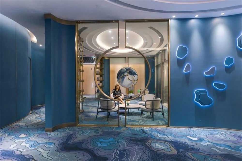 深圳龍崗藍調輕奢風格酒吧裝修設計鈦金不銹鋼圓形屏風隔斷 深圳龍崗藍調輕奢風格酒吧裝修設計鈦金不銹鋼圓形屏風隔斷